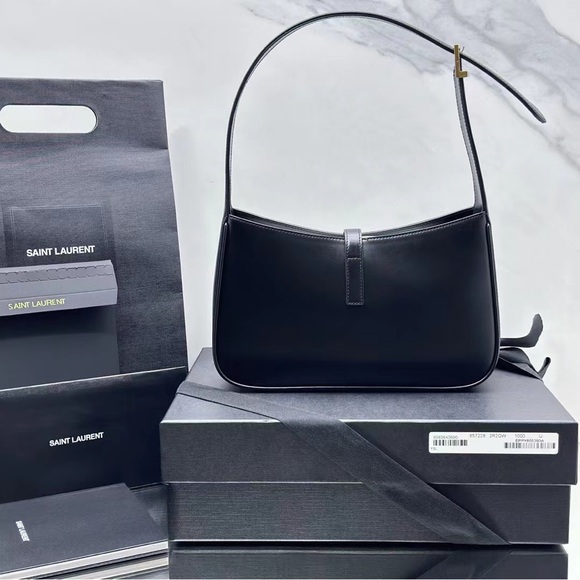 SAINT LAURENT YSL Le 5 a 7 Hobo Bag - Picture 4 of 8